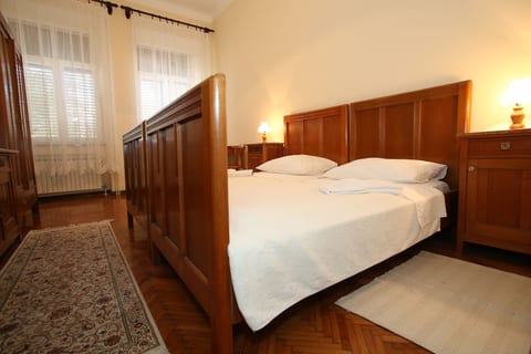 Apartment and Rooms Bed and Breakfast Three Angels - Unit 205328-5
