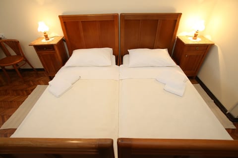 Apartment and Rooms Bed and Breakfast Three Angels - Unit 205328-5