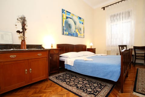 Apartment and Rooms Bed and Breakfast Three Angels - Unit 205329-5