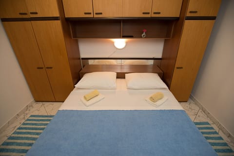 Apartments and Rooms Guesthouse Francesca - Unit 205333-5