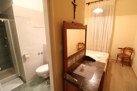 Apartment and Rooms Bed and Breakfast Three Angels - Unit 205330-5