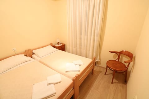 Apartment and Rooms Bed and Breakfast Three Angels - Unit 205330-5
