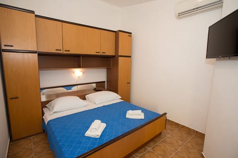 Apartments and Rooms Guesthouse Francesca - Unit 205336-5