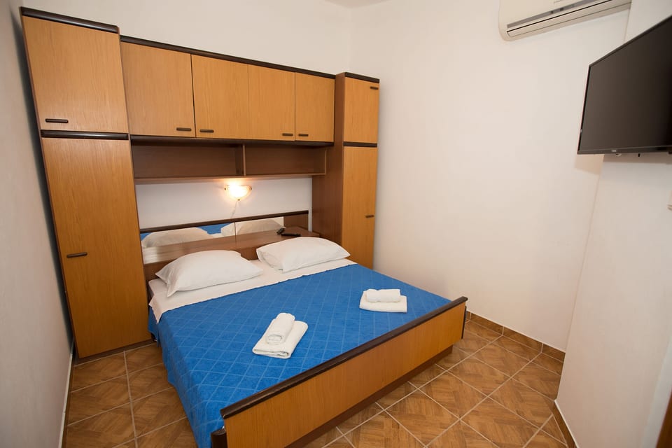 Apartments and Rooms Guesthouse Francesca - Unit 205336-5