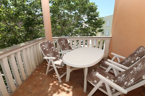 Apartment Harry - Unit 205374-5