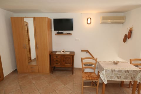 Apartment Tea - Unit 205394-5
