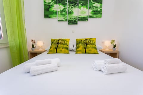 Apartments Vugrinec - Unit 209282-5