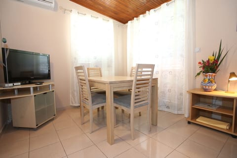 Apartment Gunga - Unit 205414-5