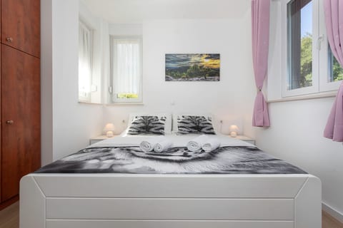 Apartments Kovac - Unit 209215-5
