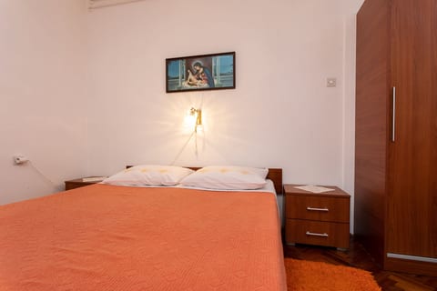 Apartment and Rooms Mira - Unit 209257-5