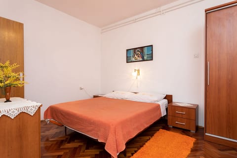 Apartment and Rooms Mira - Unit 209257-5