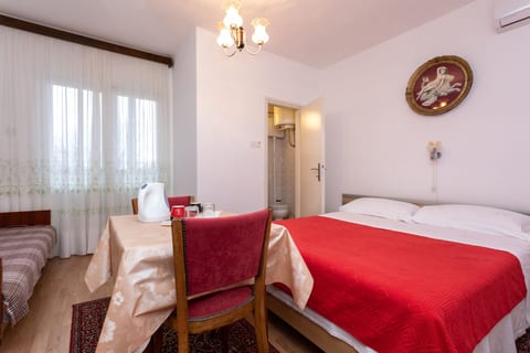 Apartment and Rooms Mira - Unit 209258-5