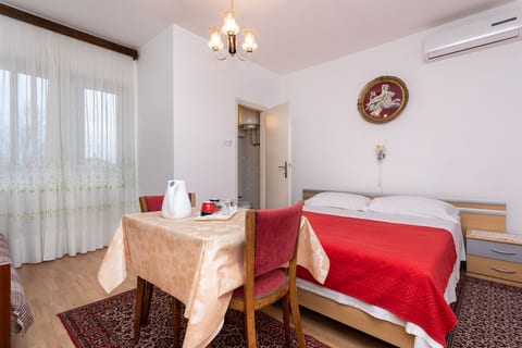 Apartment and Rooms Mira - Unit 209258-5