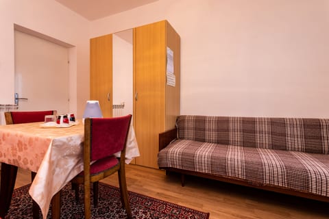 Apartment and Rooms Mira - Unit 209258-5