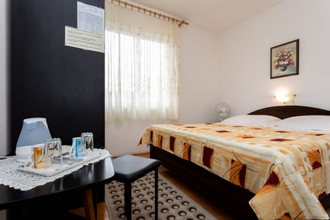Apartment and Rooms Mira - Unit 209259-5