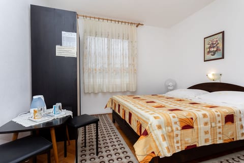 Apartment and Rooms Mira - Unit 209259-5