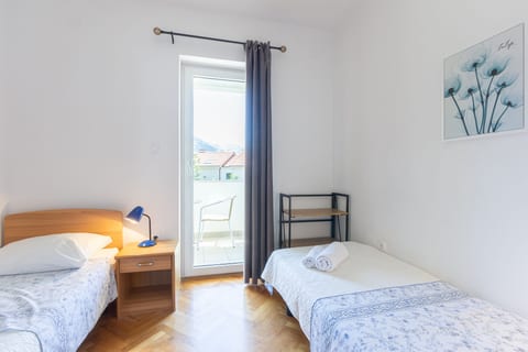 Apartments Josipa - Unit 209324-5