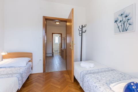 Apartments Josipa - Unit 209324-5