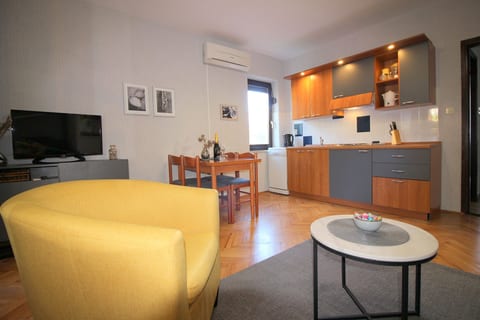 Apartment Residence Lili 4 s bazenom - Unit 209867-5