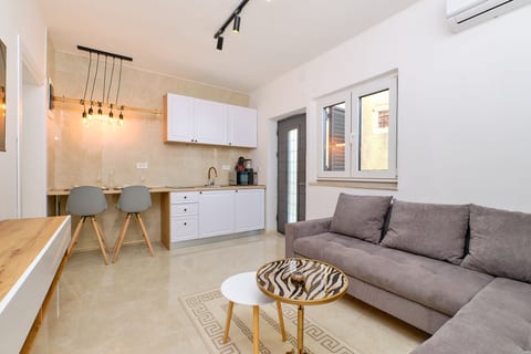 Apartments AZRA - Unit 371153-13