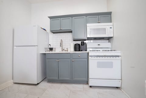 Charming 2BR | 1BA | 6 Beds NYC