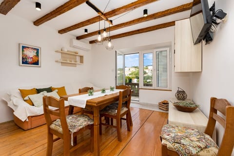 House Doris - Unit 126808-15