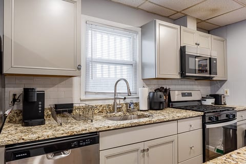 Updated 3BR-2BA-9 Beds | NYC | MetLife | Parking