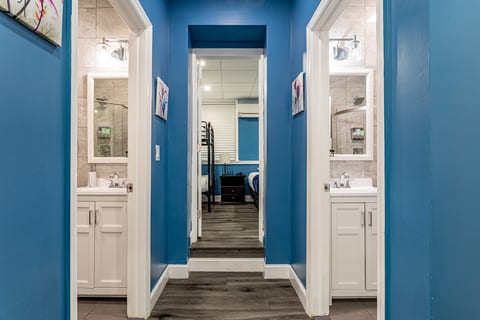 Luxurious 4BR | 2BA | 9 Beds NYC + Free Parking