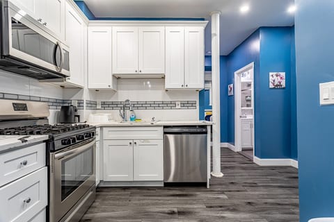 Luxurious 4BR | 2BA | 9 Beds NYC + Free Parking