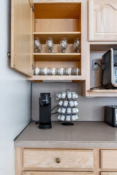 Sunset Suite 3BR-2BA-7 Beds | MetLife-NYC-Parking
