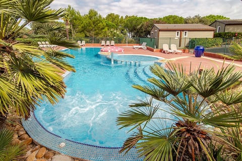 Mer et Pins - chalet with swimming pool
