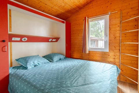 Mer et Pins - chalet with swimming pool