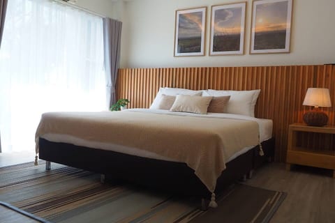 Vela 1 @Koh Chang 1 Bed Dive & Stay