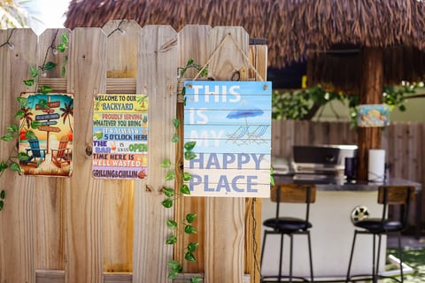 Tropical House w/ Tiki-Hut BBQ & Hibachi Grill