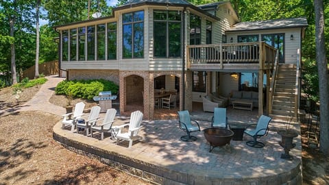 Luxury Secluded Lake Home King Beach Views Dock