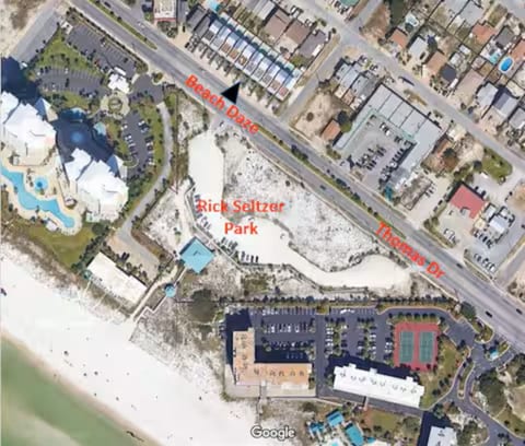 BeachDaze -Crosswalk to Beach Access, Private Pool