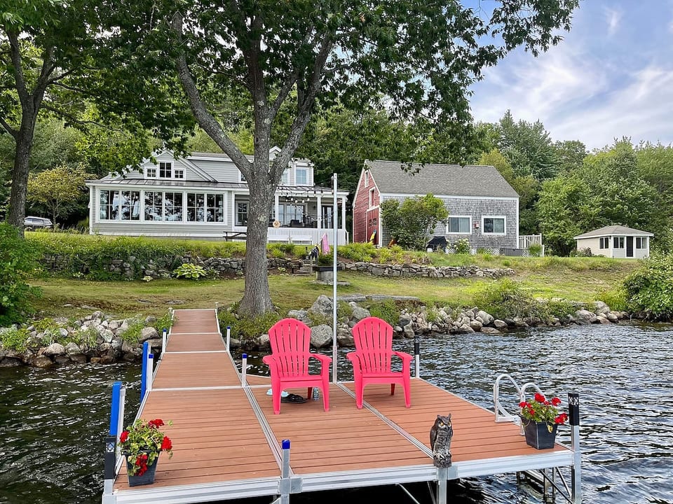 5 br main house (left), 2 br guest house (middle), and bunkhouse (right)