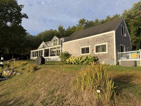 Main House (left) and Guest House (right)