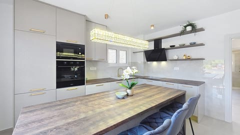 Apartments Cubranic/Brnic - Unit 54065-61