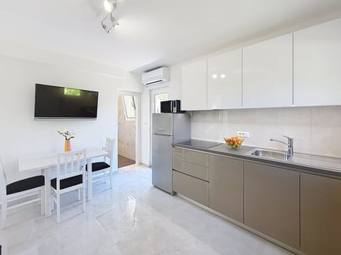 Apartments Cubranic/Brnic - Unit 54066-61