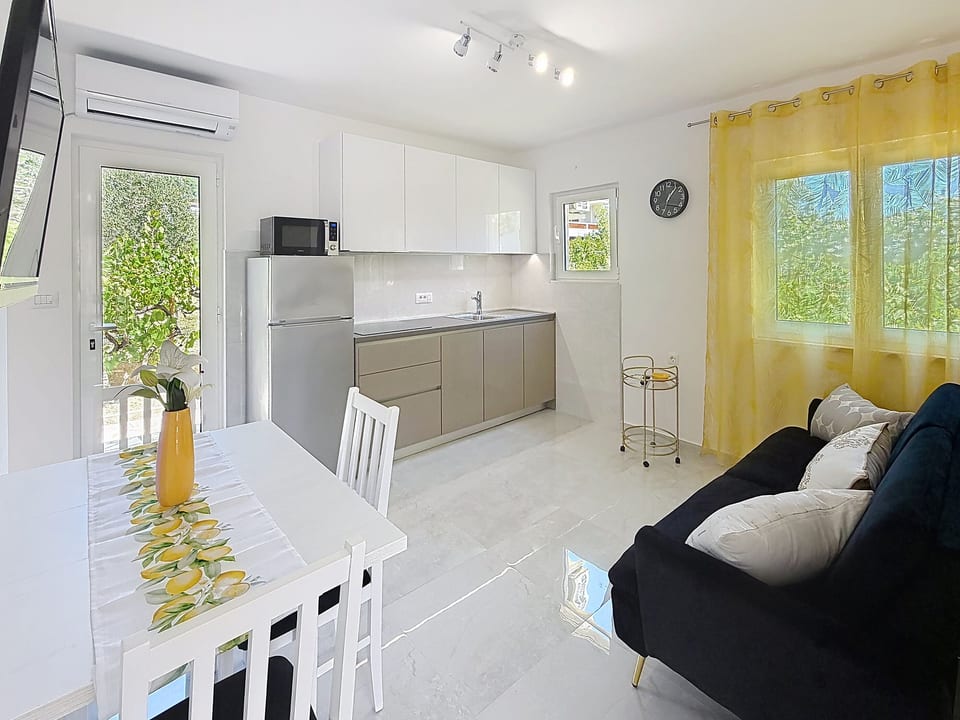 Apartments Cubranic/Brnic - Unit 54066-61