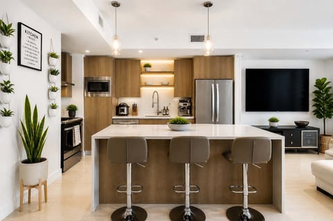 Brickell 1BR: Pool, Sauna, Gym, Walkable