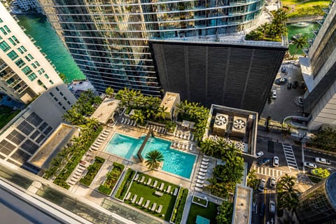 Brickell 1BR: Pool, Sauna, Gym, Walkable