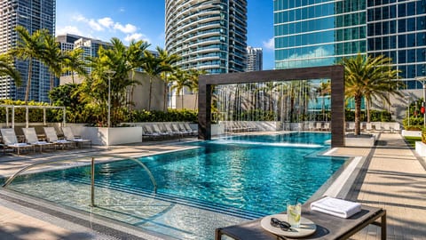 Brickell 1BR: Pool, Sauna, Gym, Walkable