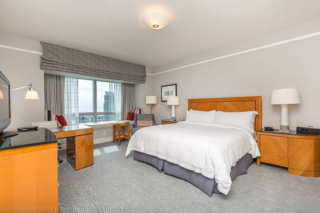 Luxury Four Seasons Condo | Free Valet & Gym