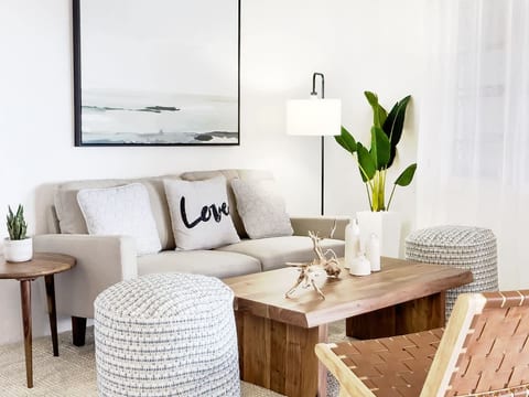 Oceanview Apt: Walk to Beach & Pet-Friendly Retreat
