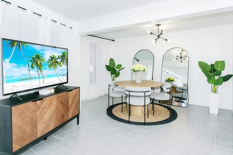 Oceanview Apt: Walk to Beach & Pet-Friendly Retreat