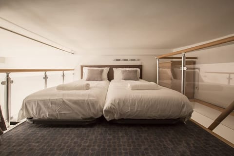 Le Marais Luxury Apartment: Pet-Friendly, Walk to Notre-Dame