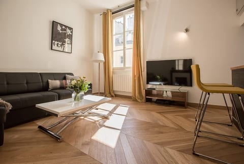 Le Marais Luxury Apartment: Pet-Friendly, Walk to Notre-Dame