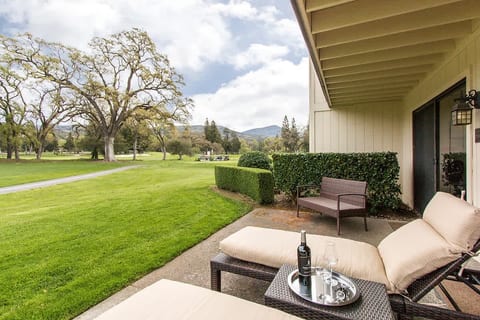 Luxe Golf View Condo | Prime Napa Location